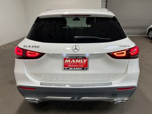 Used 2021 Mercedes-Benz GLA 250 4MATIC w/ Premium Package image 4