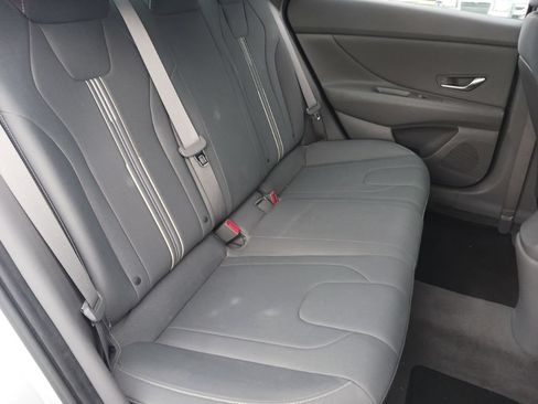 Used 2022 Hyundai Elantra SEL w/ Convenience Package FWD image 18
