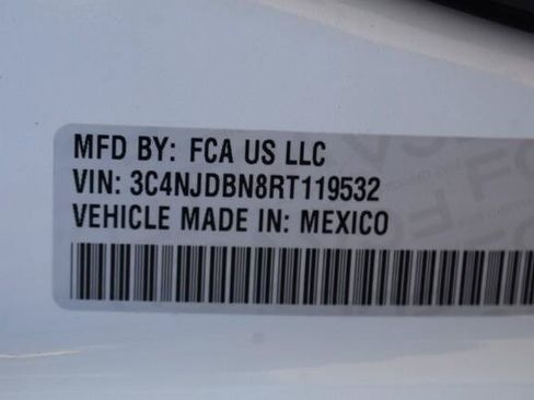 Used 2024 Jeep Compass Latitude AWD/4WD image 39