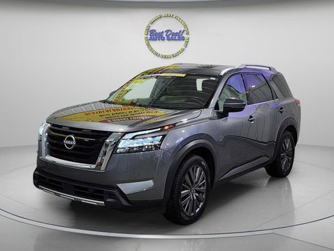 Used 2024 Nissan Pathfinder SL w/ SL Premium Package image 2