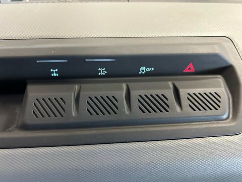 Used 2022 Ford Bronco Black Diamond AWD/4WD image 17