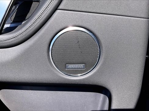 Used 2025 Land Rover Discovery Sport Dynamic SE image 35