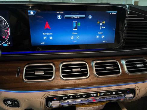 New 2026 Mercedes-Benz GLS 580 4MATIC image 33