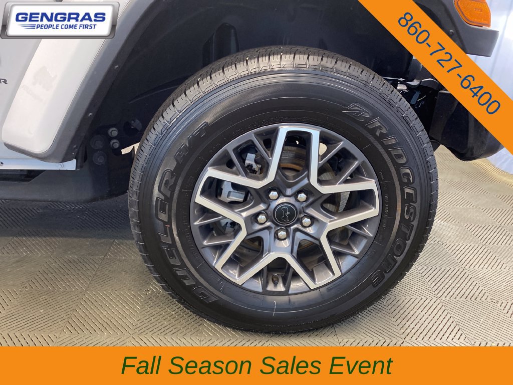 Used 2026 Jeep Wrangler Unlimited Sahara AWD/4WD image 45