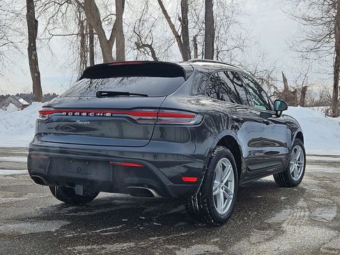 Certified 2025 Porsche Macan image 7
