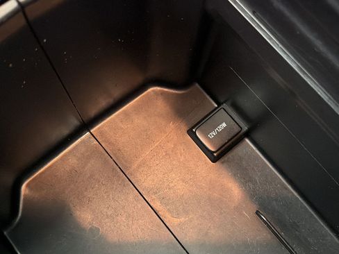 Used 2017 Toyota Highlander XLE image 33