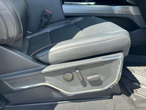 Used 2023 Ford F250 Lariat w/ Lariat Ultimate Package AWD/4WD image 16