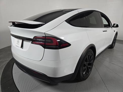 Used 2022 Tesla Model X AWD/4WD image 2