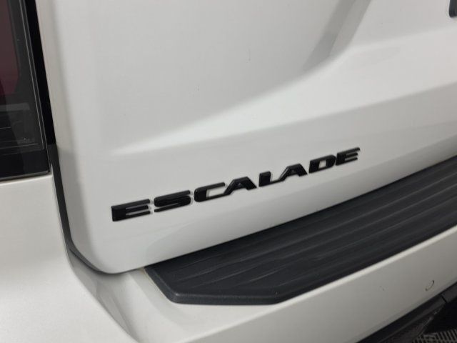 Used 2022 Cadillac Escalade Sport Platinum w/ LPO, ONYX Package AWD/4WD image 11