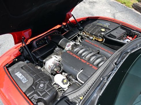 Used 2004 Chevrolet Corvette Coupe w/ Roof Package RWD image 22