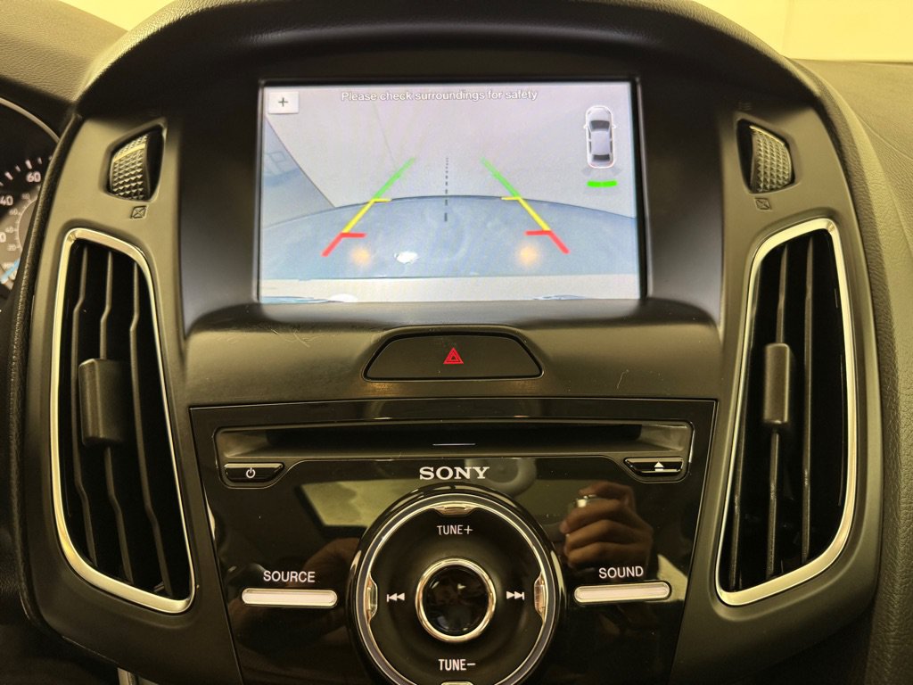 Used 2017 Ford Focus SEL w/ Cold Weather Package FWD image 13