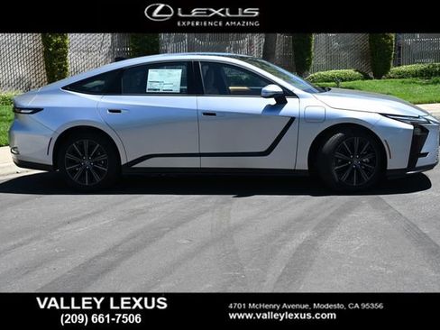 New 2026 Lexus ES 350e w/ Convenience Package FWD image 3