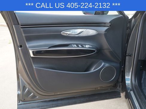 Used 2025 Genesis GV70 2.5T AWD/4WD image 17