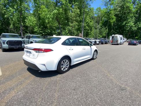 Used 2024 Toyota Corolla LE FWD image 11