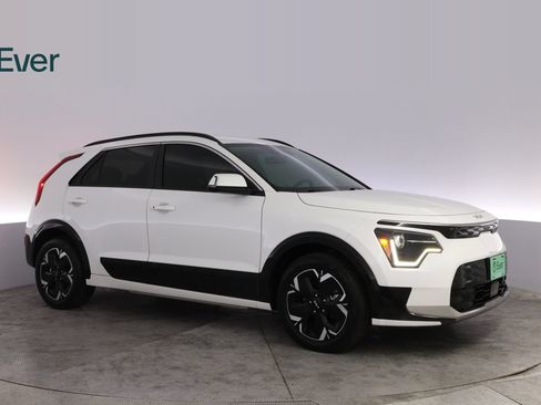 Used 2024 Kia Niro Wind FWD image 14