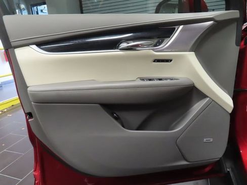 Certified 2023 Cadillac XT6 Premium Luxury w/ Technology Package FWD image 9