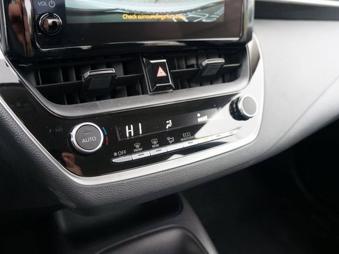 Used 2025 Toyota Corolla LE image 23