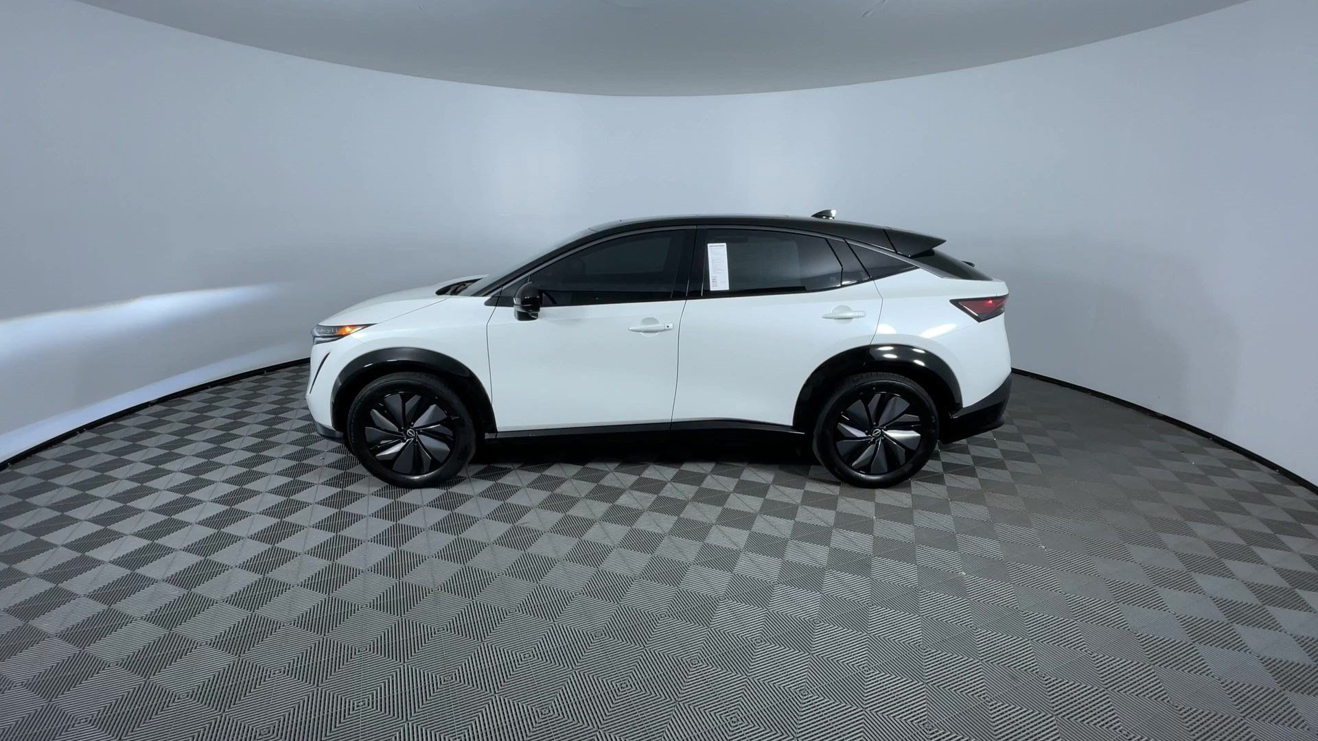 Certified 2024 Nissan Ariya AWD image 5