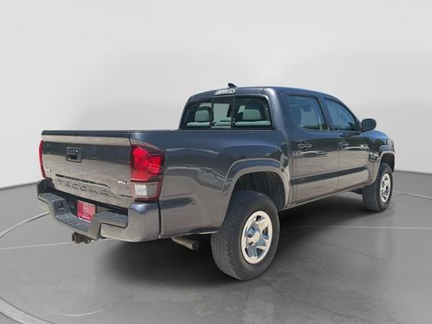 Used 2018 Toyota Tacoma SR AWD/4WD image 4