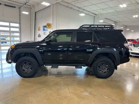 Used 2018 Toyota 4Runner TRD Off-Road Premium image 4