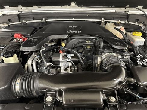 Used 2021 Jeep Wrangler Unlimited Sahara image 25