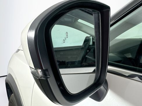 Used 2024 Nissan Pathfinder SL image 16