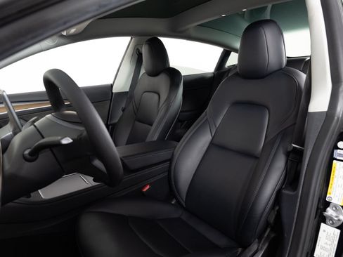 Used 2023 Tesla Model 3 Standard Range RWD image 16