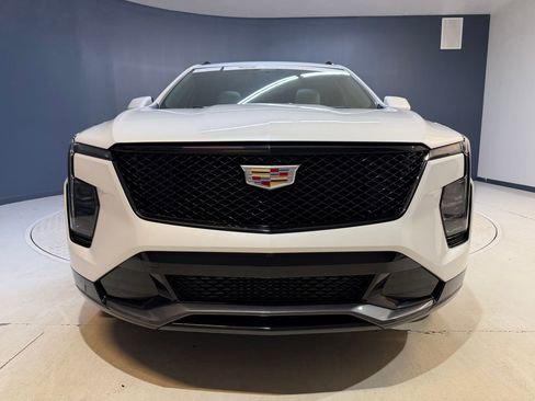 Certified 2024 Cadillac XT4 Sport FWD image 6