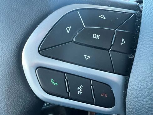 Used 2022 Chrysler 300 Touring w/ Sport Appearance Package image 36