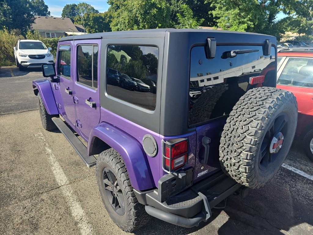 Used 2017 Jeep Wrangler Unlimited Sahara AWD/4WD image 8