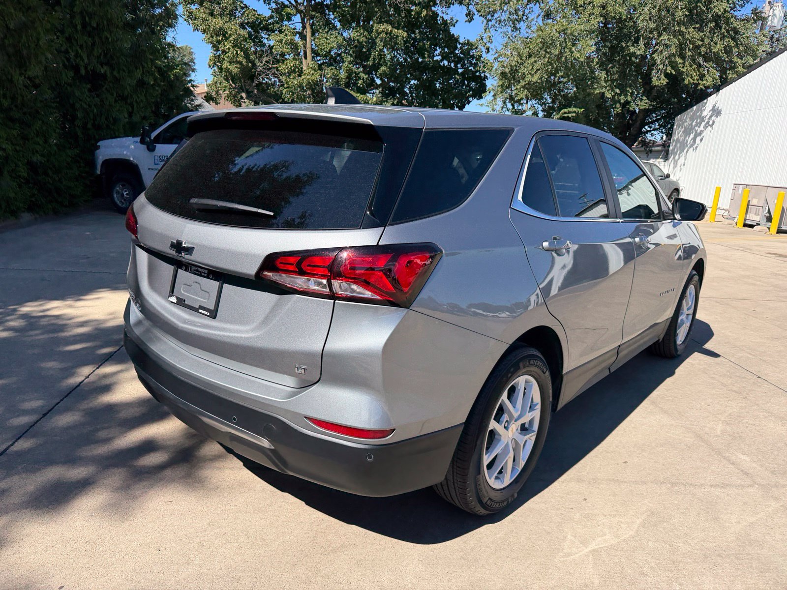 Used 2024 Chevrolet Equinox LT w/ LPO, Floor Liner Package FWD image 31