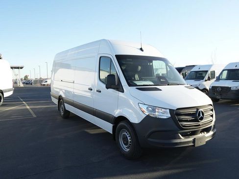 New 2026 Mercedes-Benz Sprinter 2500 image 3