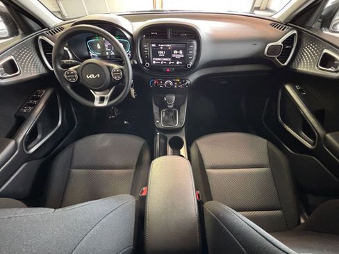 Used 2025 Kia Soul LX w/ LX Technology Package image 36