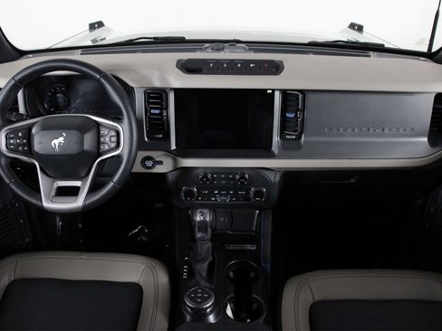 Used 2024 Ford Bronco Wildtrak image 11