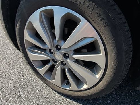 Used 2020 Buick Encore Preferred FWD image 9