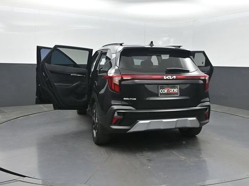 Used 2025 Kia Seltos EX FWD image 35