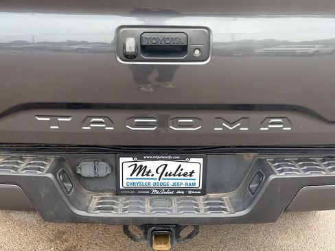 Used 2021 Toyota Tacoma SR AWD/4WD image 12