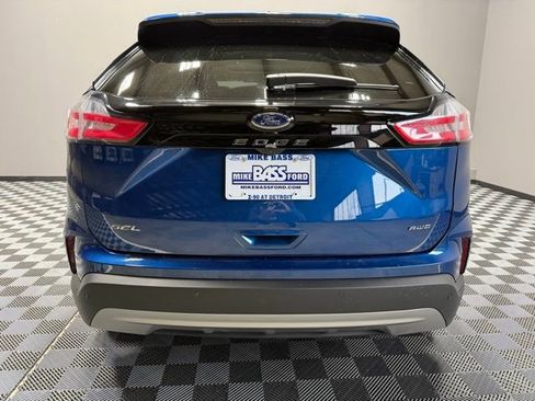 Used 2023 Ford Edge SEL w/ Convenience Package image 9