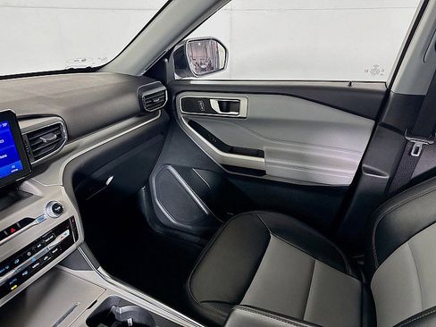 Used 2022 Ford Explorer XLT w/ Equipment Group 202A image 24