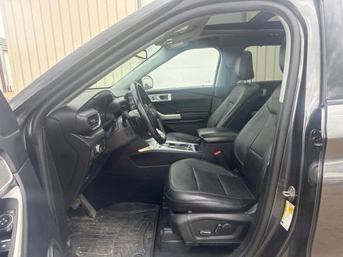 Used 2020 Ford Explorer Limited AWD/4WD image 4