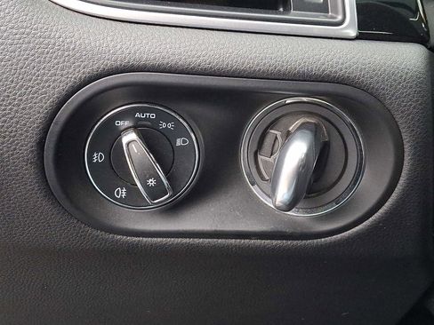 Used 2018 Porsche Macan image 25