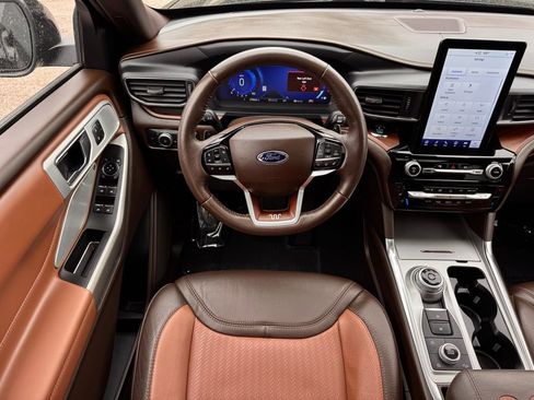 Used 2021 Ford Explorer King Ranch w/ Premium Technology Package AWD/4WD image 21