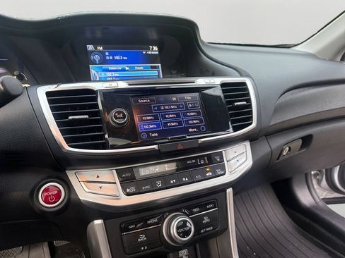 Used 2015 Honda Accord Touring image 18