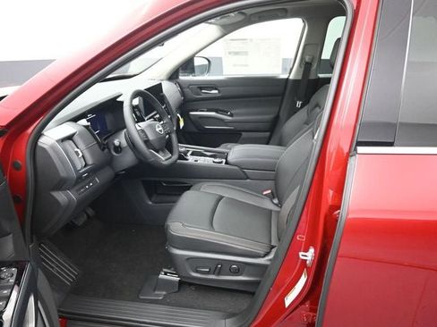 New 2026 Nissan Pathfinder SL image 9