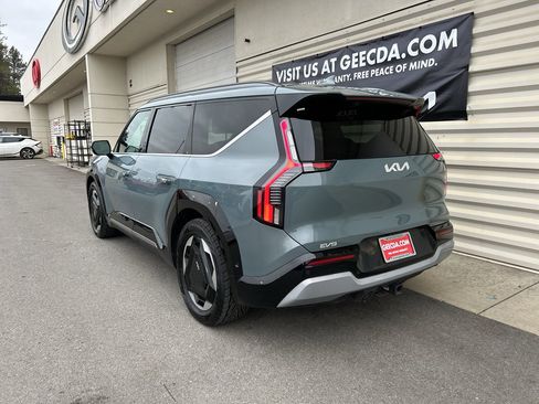 Certified 2024 Kia EV9 Land image 7