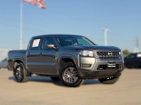 Certified 2025 Nissan Frontier SV w/ Tow Package RWD image 2
