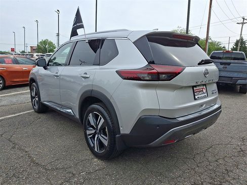 Certified 2023 Nissan Rogue SL w/ SL Premium Package image 5