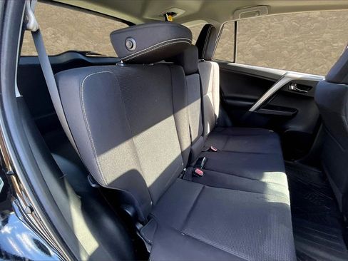 Used 2018 Toyota RAV4 XLE image 23