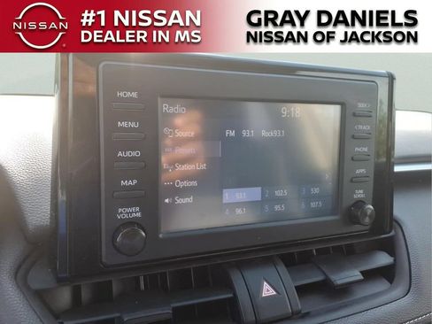 Used 2019 Toyota RAV4 XLE FWD image 16
