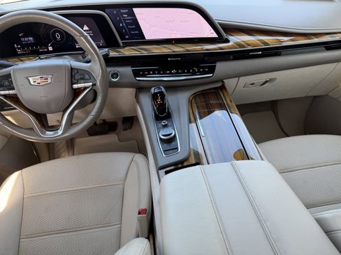 Used 2021 Cadillac Escalade ESV Sport Platinum image 15